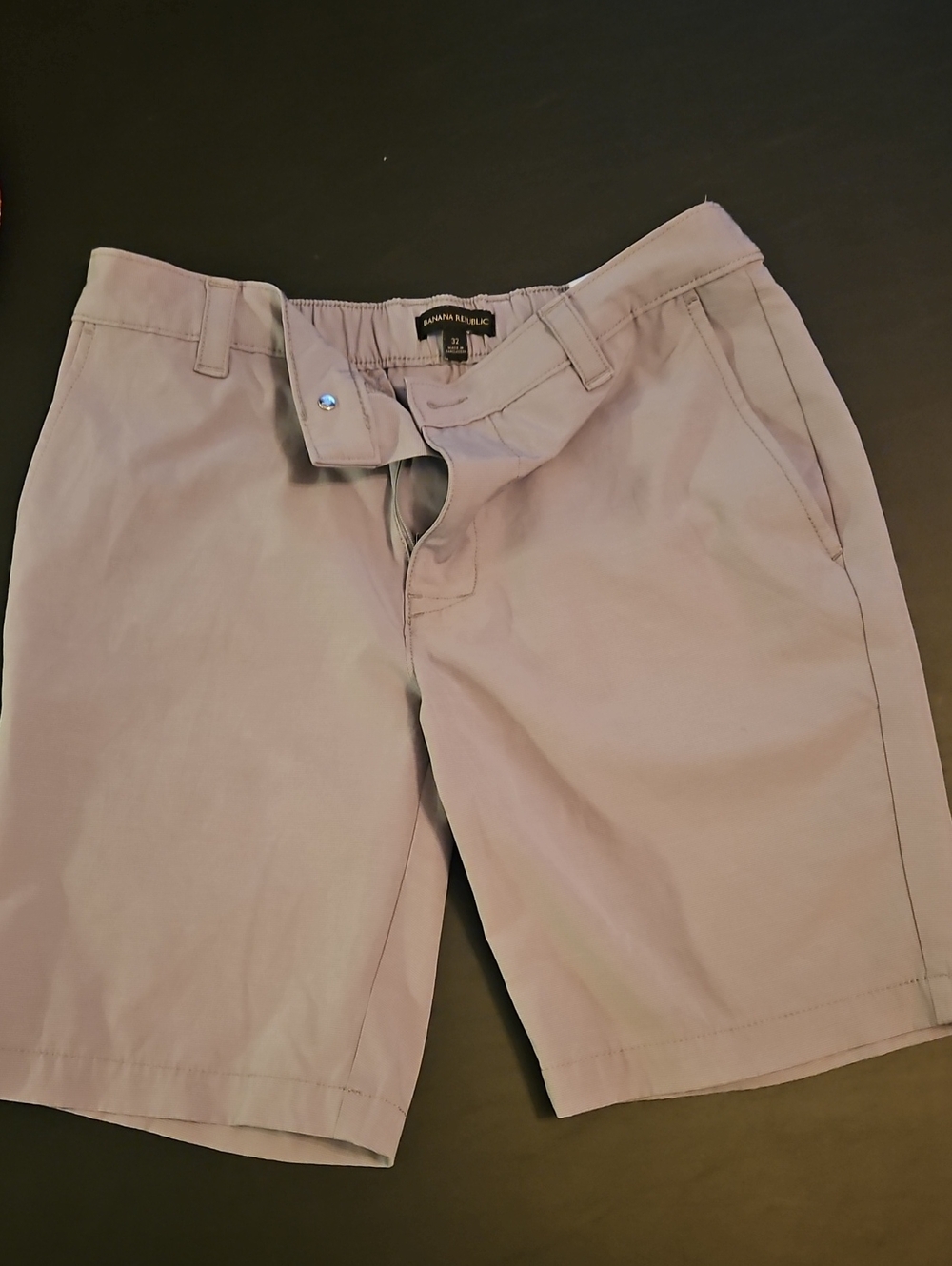 Banana Republic Men's Pale Mauve Flat-Front Chino Shorts